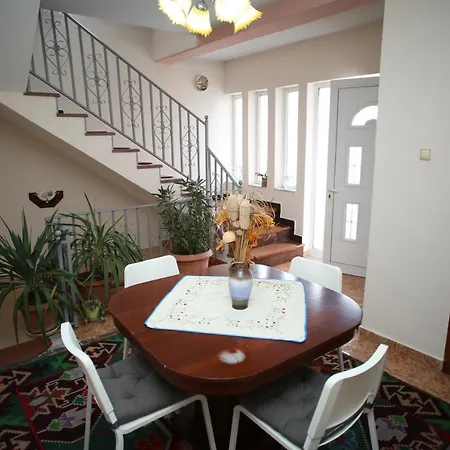 Guest house Villa Dionisi Korce